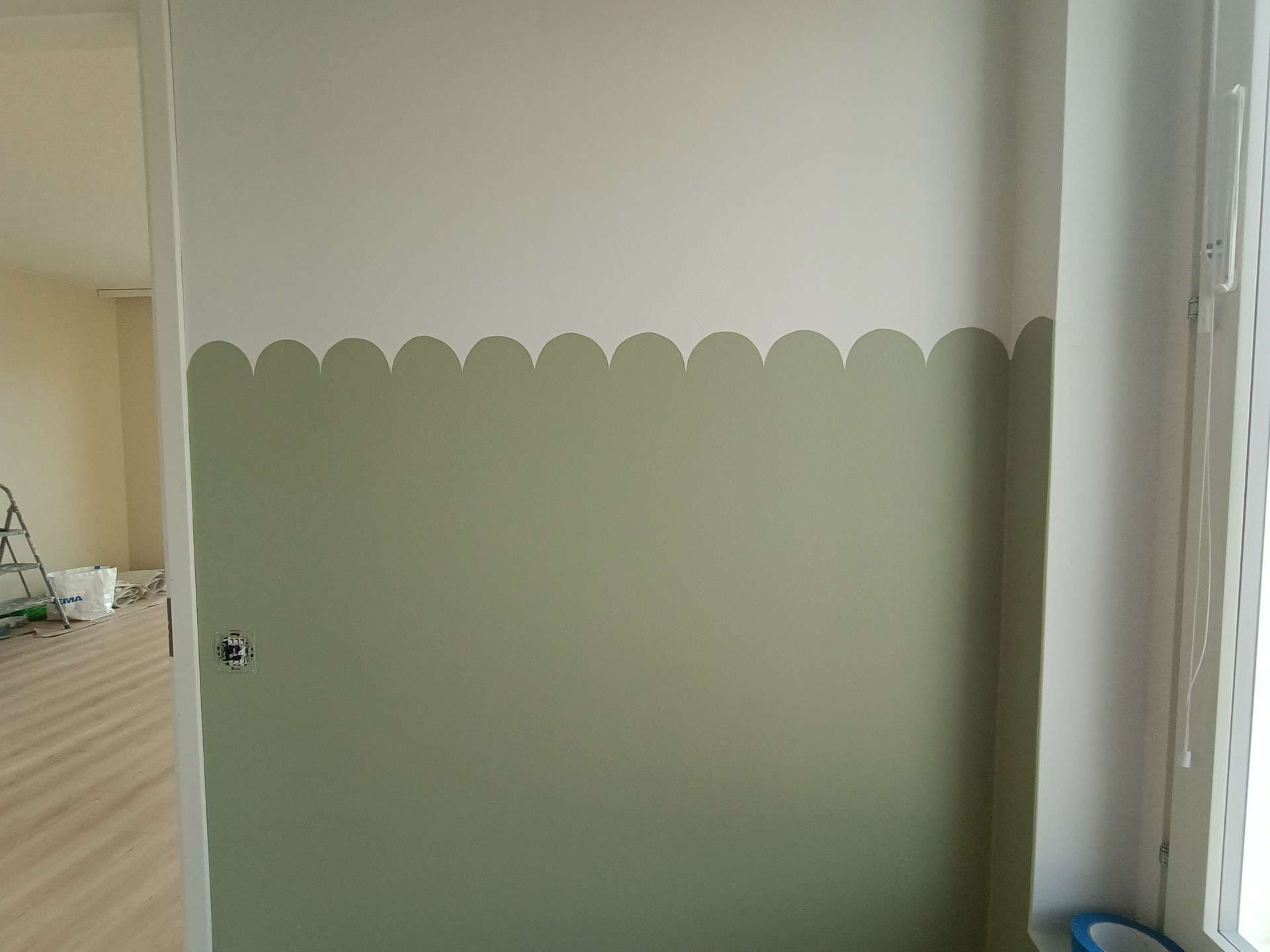 Piparkakkureunus lastenhuoneeseen Tikkurila Jade V449