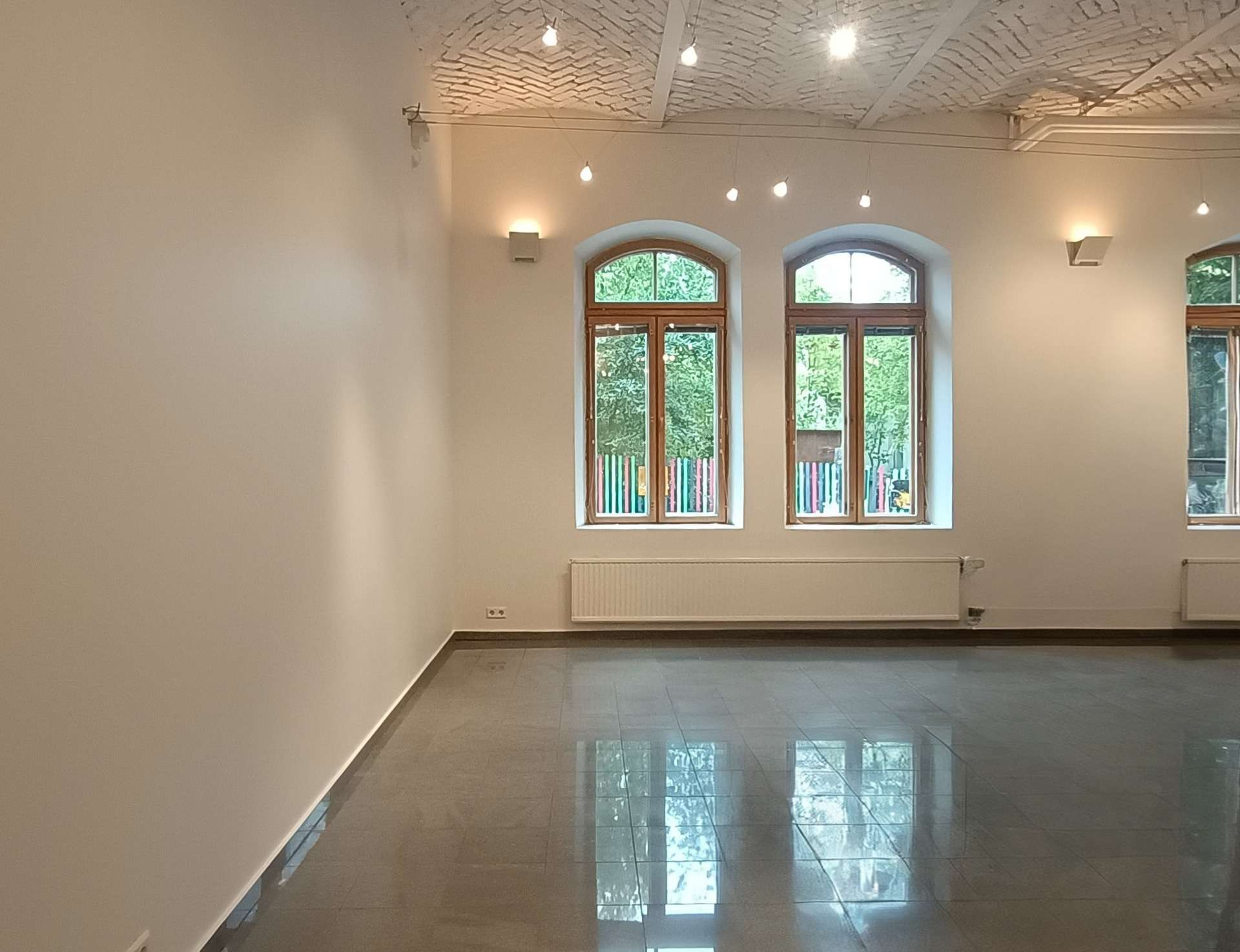Galleriatilan maalaus