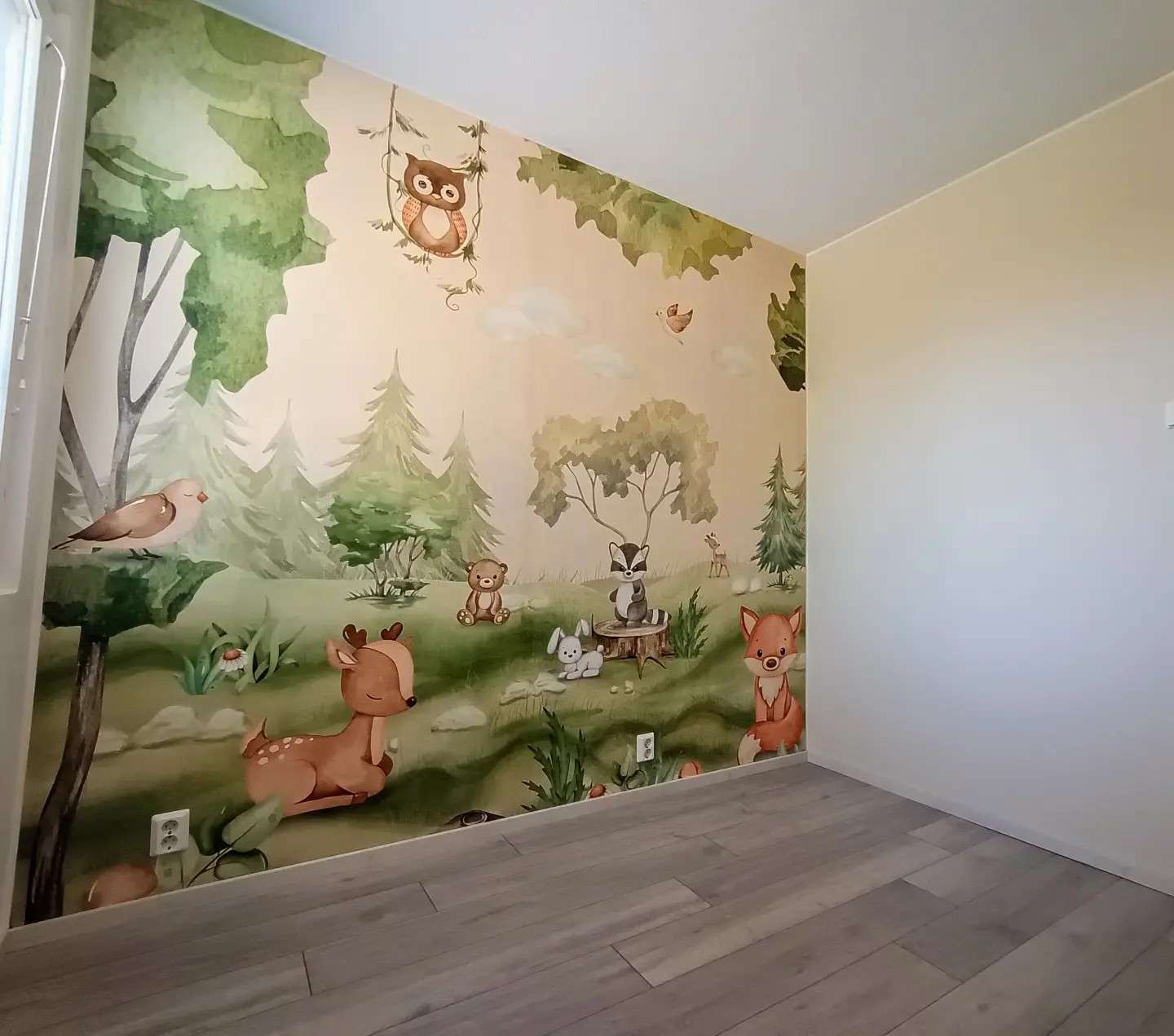Lastenhuoneen pintaremontti